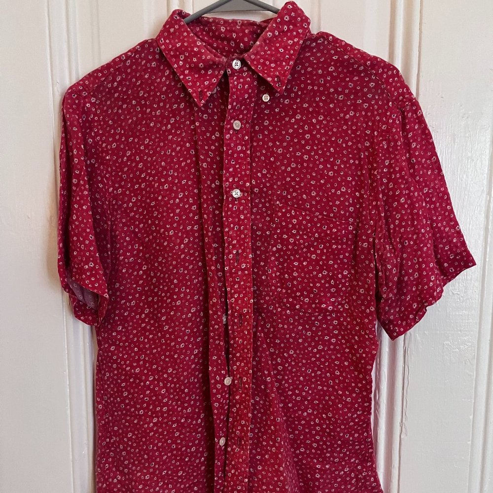 Unionmade Men's Medium Red Floral Short Sleeve Shirt